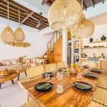 Villa Waikiki - Brand New 4Bdr With Huge Pool