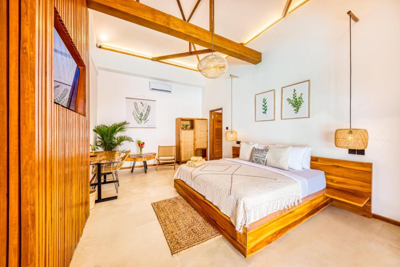 Waikiki - Brand New 4bdr With Huge Pool *