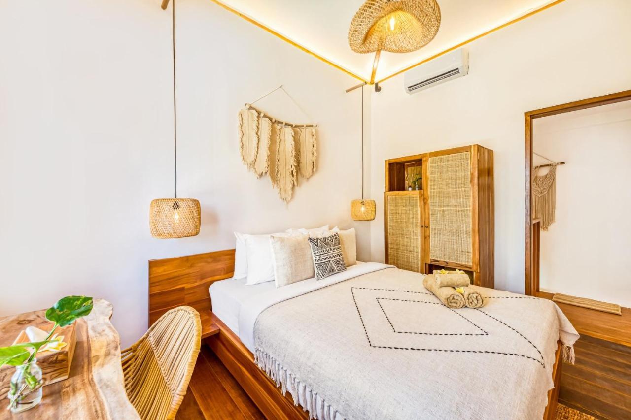 Villa Waikiki - Brand New 4bdr With Huge Pool *